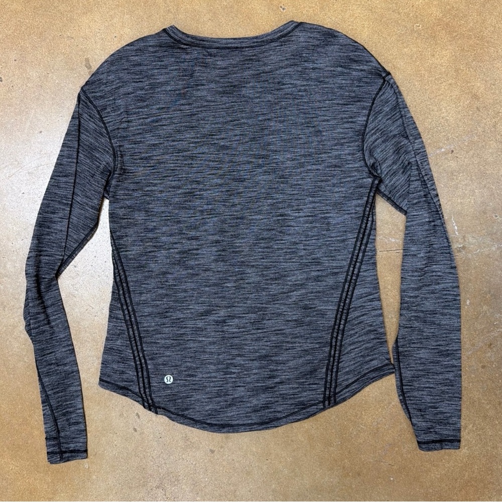 Lululemon Womens Heather Gray Curved Hem Long Sleeve Shirt Size 6 Gym Yoga